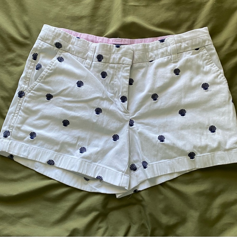British Khaki White and Navy Shell Print Women Shorts